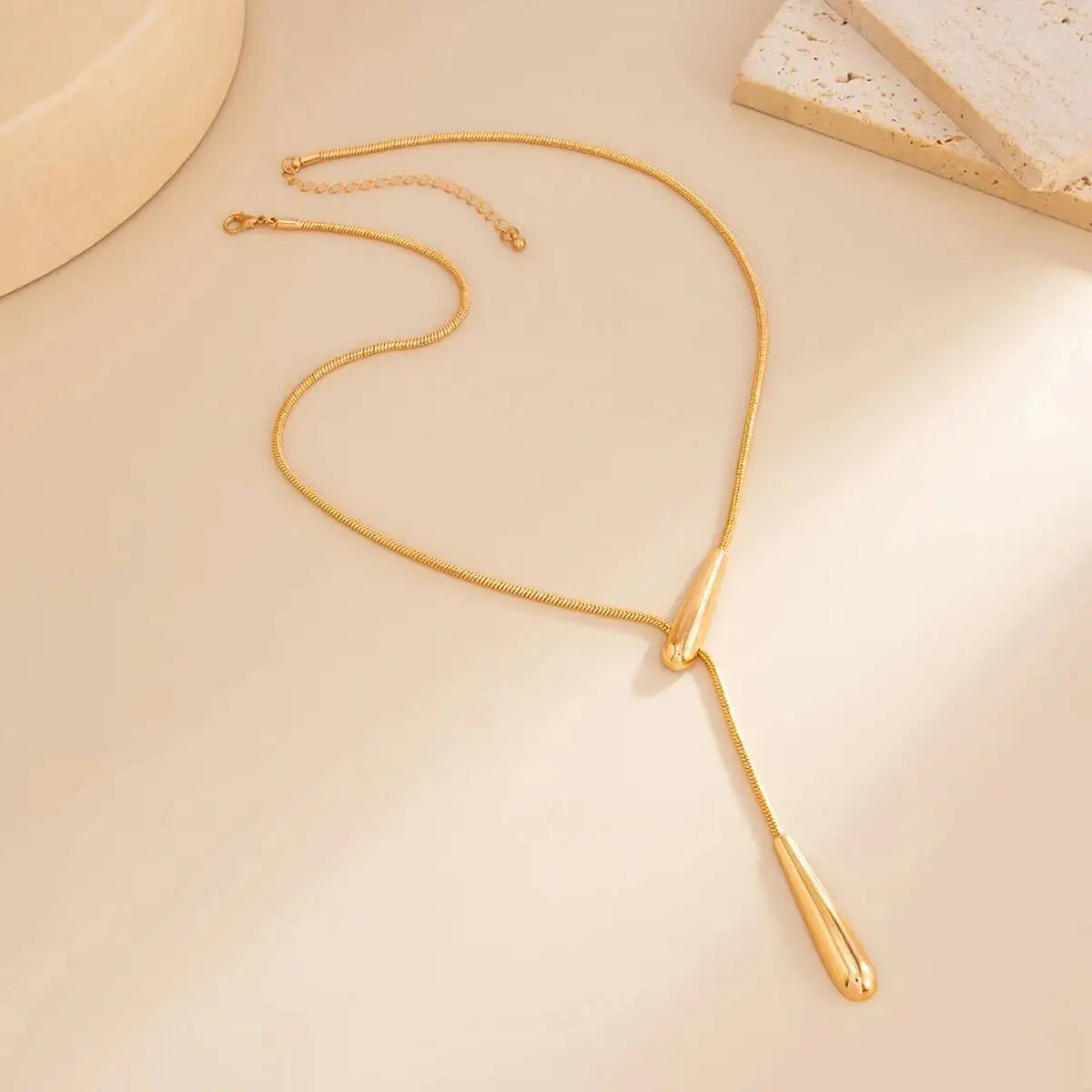 Ingemark Elegant Smooth Water Drop Pendant Necklace for Women Minimalist Long Snake Bone Chain Choker Sweater Chain Jewelry Gift