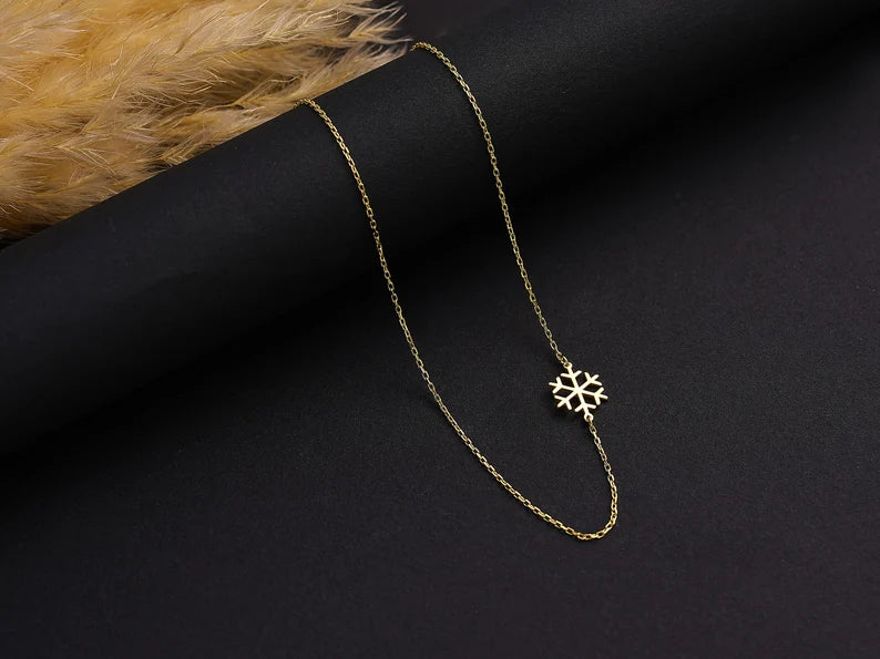 14k Gold Snowflake Necklace ∙ Minimalist Snowflake Jewelry ∙ Tiny Snowflake Pendant ∙ Unique Snowflake Necklace ∙ Christmas Gift for Her